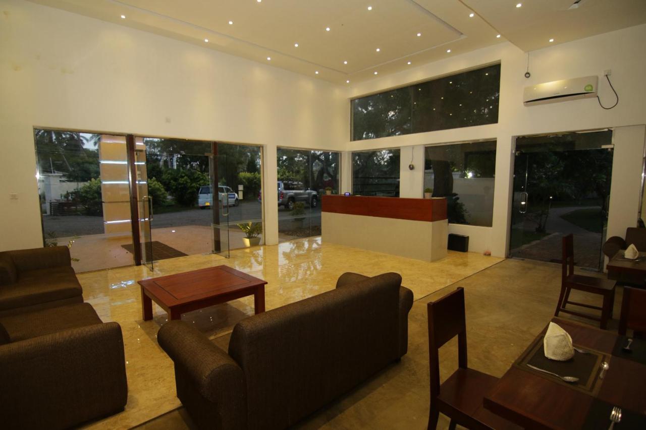 Jade Green Hotel ฮัมบานโตตา ภายนอก รูปภาพ