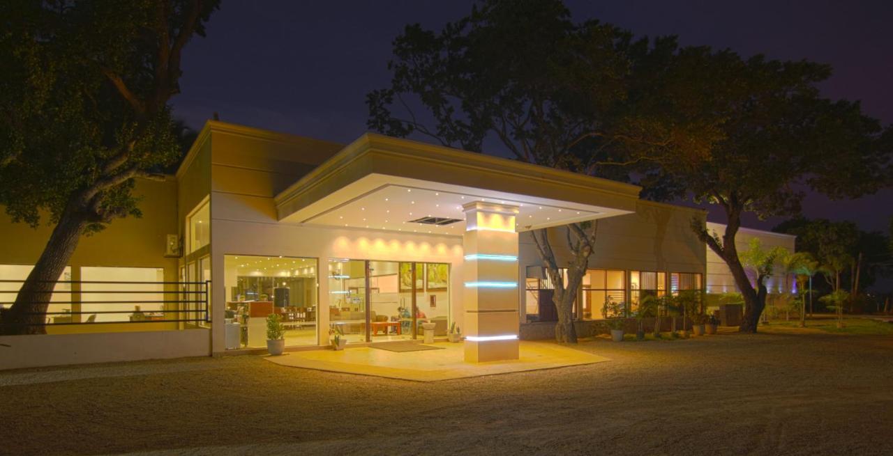 Jade Green Hotel ฮัมบานโตตา ภายนอก รูปภาพ