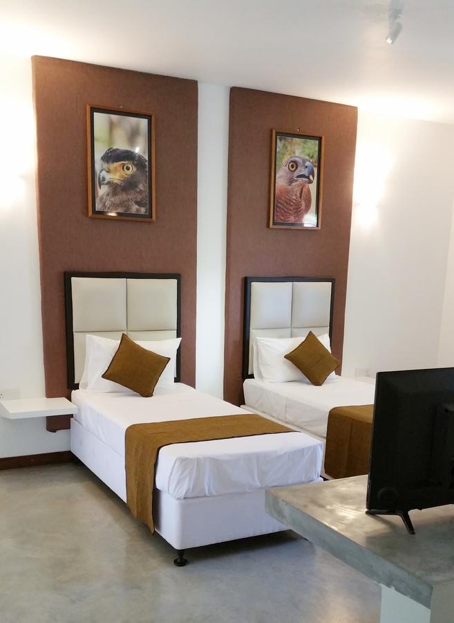 Jade Green Hotel ฮัมบานโตตา ภายนอก รูปภาพ