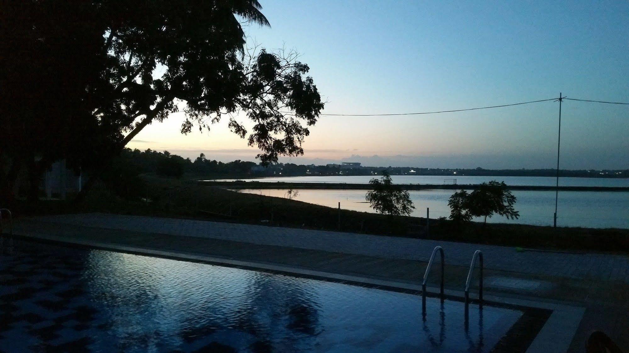 Jade Green Hotel ฮัมบานโตตา ภายนอก รูปภาพ